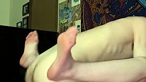 Søt student 18+ kommer over tykk kuk i trang fitte