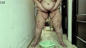 coolmarina destroys her bbw pussy after pissing everywhere