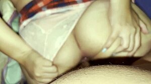 Encuentro a mi hermanastra en su cuarto despues de la fiesta y no queria darme la cuca si no por el culo