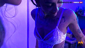 Caroleta Roots Shares Delicious Threesome with Friend