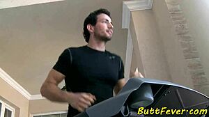 European amateurs riding cowgirling and doggystyle anal 😈