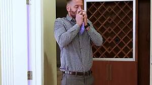 hot teen flashes pussy to tease pervy stepuncle