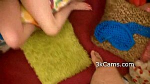 Rossa Amelia Rose succhia cazzo con entusiasmo 😍