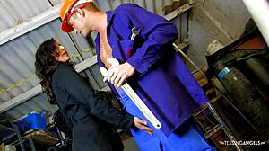 cute brunette pays car mechanic with pussy since she’s broke.