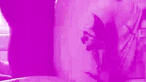 Zrela Latina masturbira svoju pičku