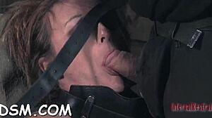 Sød Pige Bliver Bundet Og Får Hardcore Klemme På Hendes Største Rack