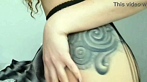 Matrigna insegna trucchi masturbazione! Quanto selvaggio questo?