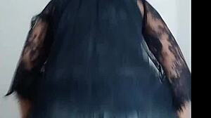 Lyany Sil Performs Naked Dance