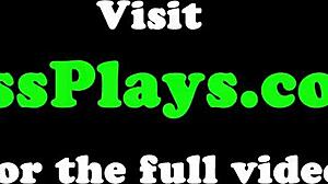 Κομψή Μωρό Γαμάει Βαθιά στον Κώλο! 😈