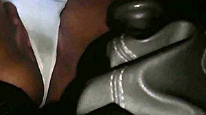 ESTOU NO CIO QUERO DAR O C� E A BUCETINHA MOLHADA PARA VOC�