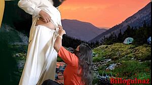 भारतीय गांव की लड़की दूरस्थ रैंच पर दोस्त के साथ भाप वाली आउटडोर सेक्स में लीन हुई