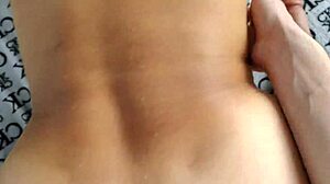 Эй, хочешь знать, как я оттрахал мачеху друга с её жирной жопой?