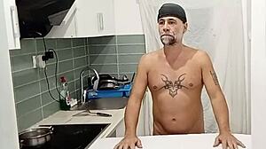 i'm cooking naked in the kitchen, it's so fun