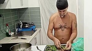 i'm cooking naked in the kitchen, it's so fun