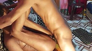 इंडियन हसबैंड वाइफ की टाइट गैंड को हार्डकोर बंगाली क्रीमपाई सेशन में ड्रिल करता है