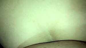 Spanish professor teaches Colombian student outdoors