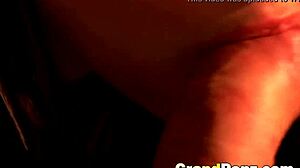 teen 18+ babe slikker barberet fisse og suger pik