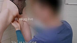 거대한 가슴 세입자가 배관공 유혹해 생으로 끝내