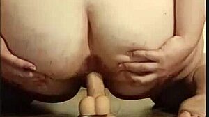 Watch this fat BBW girl do anal with a squirting dildo.