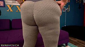 Jessica shows off her wiggly bbw ass in casual milf scene