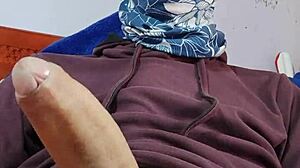 i'm hot and want to fuck three big asses