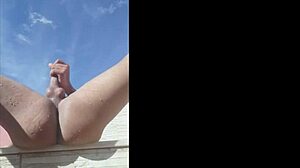 Picininha amor strokes on webcam