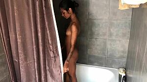 i'm entering the dick in the shower with argentinian amateur novinha