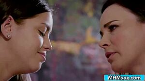 Uhh, o degetez pe mama vitregă latină... atât de greșit