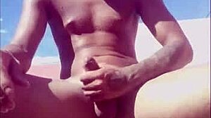 Picininha amor strokes on webcam