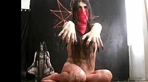 dirty lady with feet on the streets