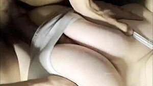 Üvey kız kardeş sutyen meme sikmesi sulu memeler arasında döl patlatıyor!