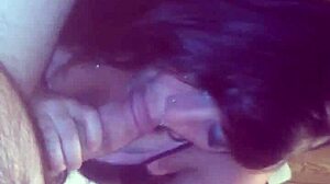 هيجان السيجارة مع مص وصدر