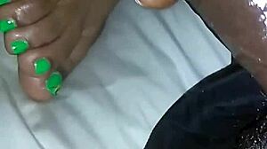 i cum on her feet in hot cumshot