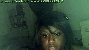 gamergirl enjoys private moments on camera