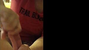 Asian babe gives a nice handjob