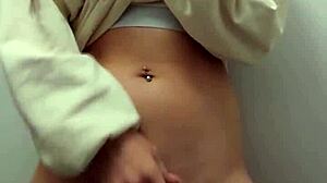 i'm so wild, masturbating risky on an international flight