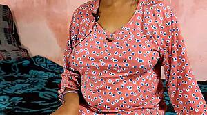 अरे लिली, वह सेक्सी भारतीय गांड अभी दिखा!