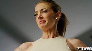 I'm so into this fit yoga milf Barbie riding hard!