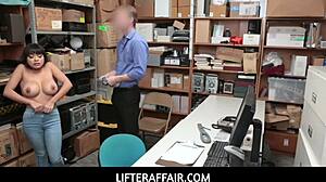 Lifter Affair - Teen Agrees to Deal with Mall Cop Instead of Jail - Aryana Amatista