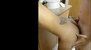 I fucked my girlfriend in the kitchen with cumshot