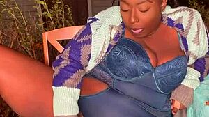 She creates a DIY dildo from veggies for her pussy fetish