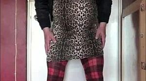 shy guy wants to cum faster in homemade scene