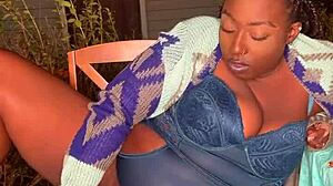 She creates a DIY dildo from veggies for her pussy fetish