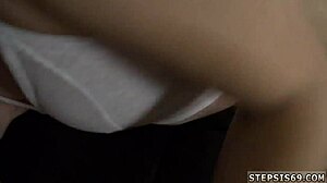 จับได้น้องสาวเพื่อนดูหนังโป๊