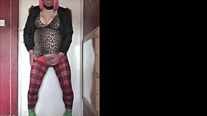 shy guy wants to cum faster in homemade scene