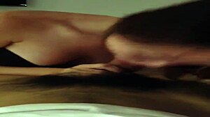 이 핫 아시안 걸이 나 빨아주는 거 보면 심장 쿵쾅