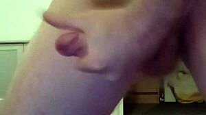 watch me strip naked and show my hairy ass 😏