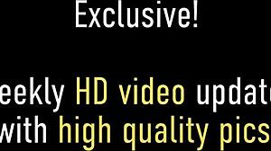 Lehni si na máminy velké prsa, Julia Ann tě podojí