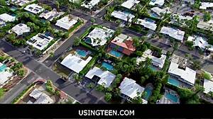 Padrastro goza del uso libre con hijastra rubia diminuta Anya Olsen y profesora francesa tetona Anissa Kate