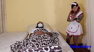 a enfermeira malvada que judiava do paciente acabou dando gostoso para ele